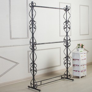 TMJ PP-560 Fabrik Custom High Class Clothing Display Fixture Design Revolving Metal Ornament Display Stand
